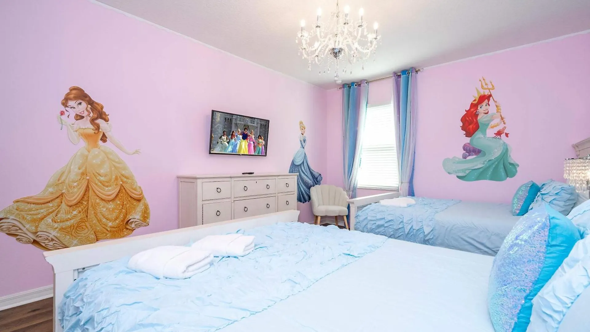 Holiday home 7br Near Veranda Palms Pool And Bbq