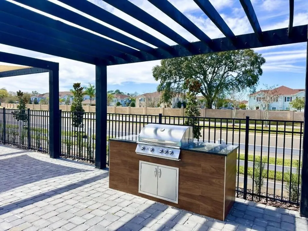 3 Bedrooms- 3 Bathrooms- The Hub 3248 Tt
