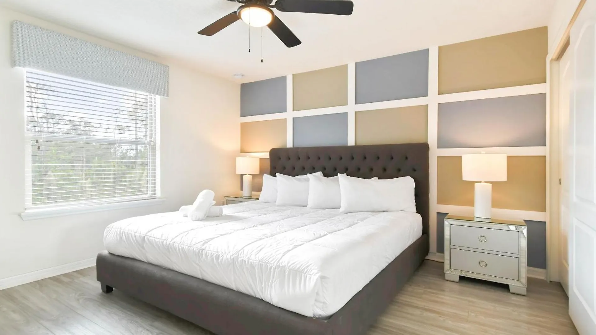 Bright & Spacious With Private Pool Vakantiehuis
