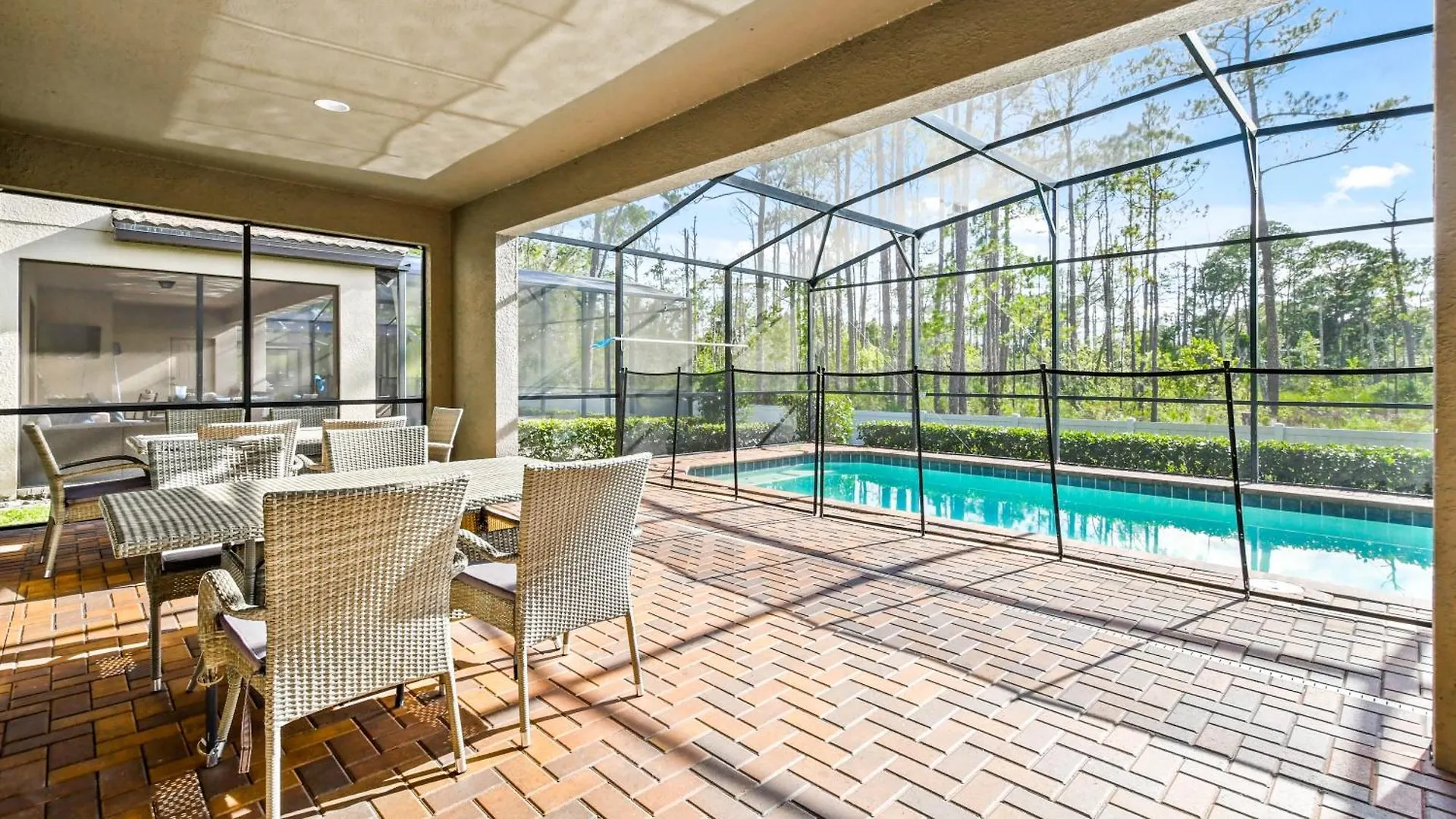 Vakantiehuis Bright & Spacious With Private Pool *