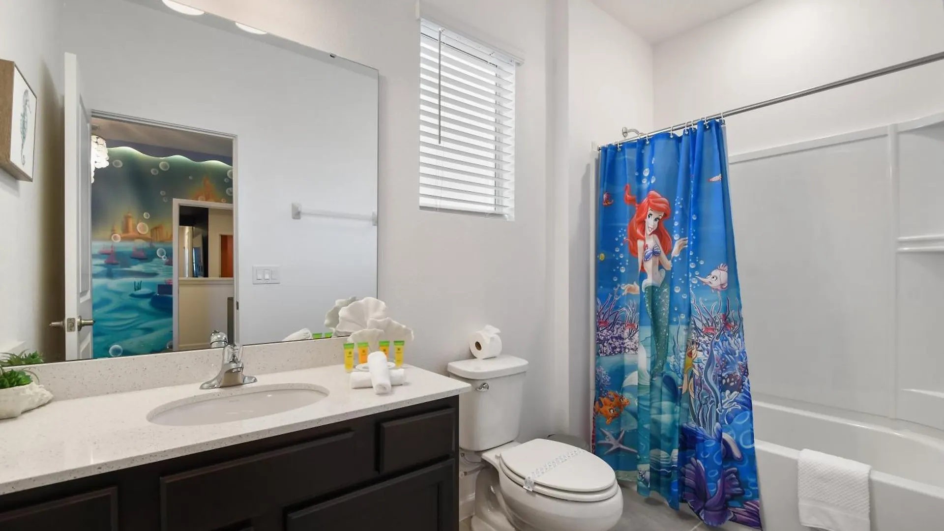 Spacious 12br Themed Pool/spa/bbq/game Ferienhaus Kissimmee