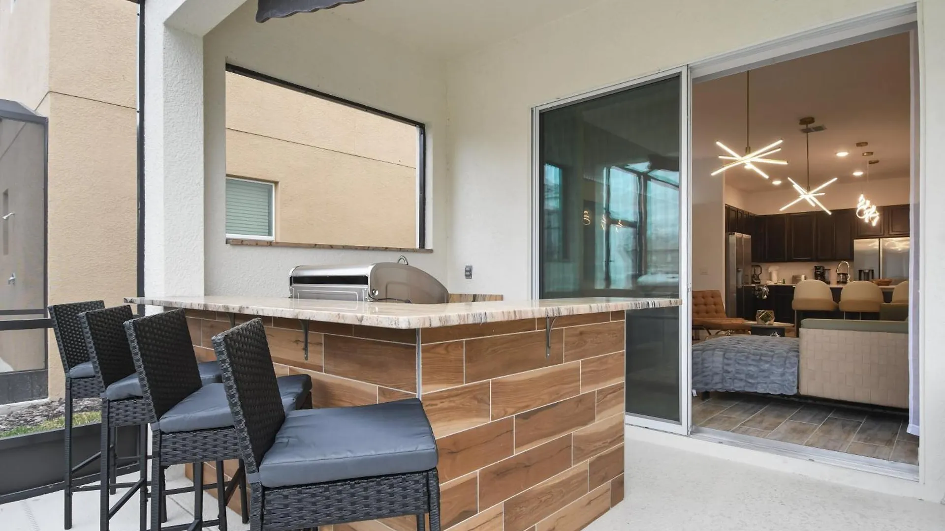 Ferienhaus Spacious 12br Themed Pool/spa/bbq/game