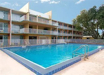 Howard Johnson By Wyndham Tropical Palms Hotel 2*
