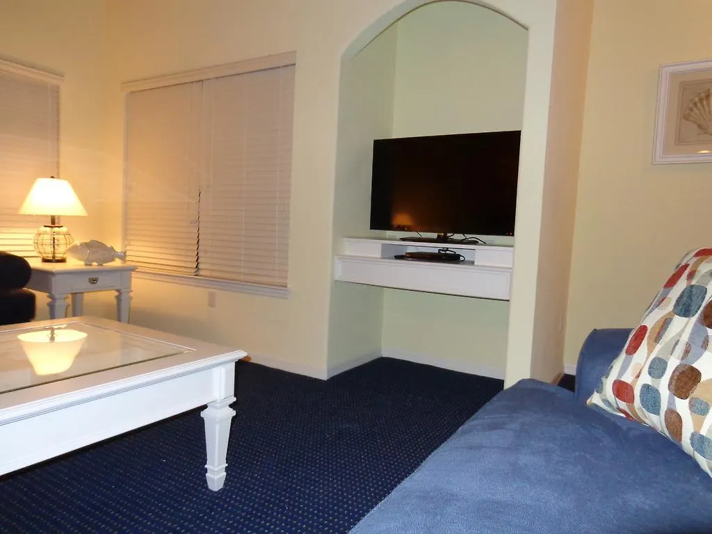 Runaway Club Apartment