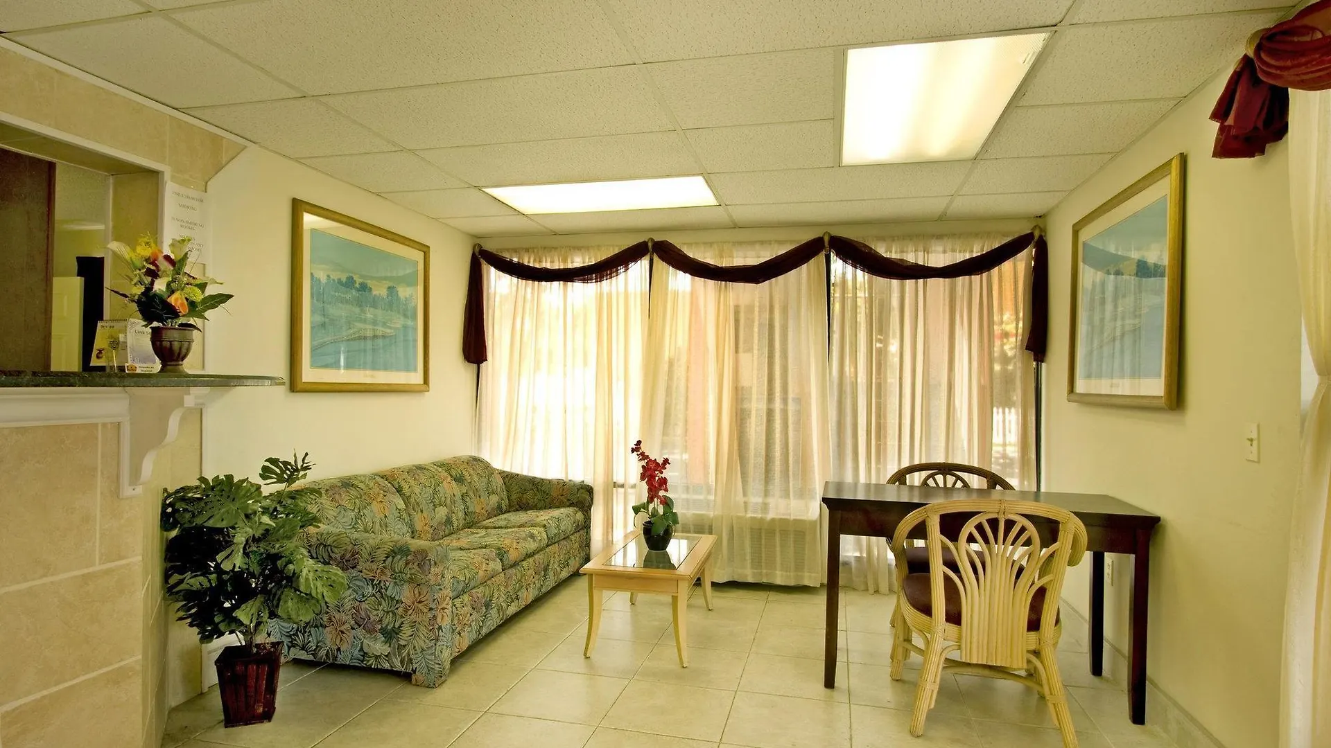 Goldstar & Suites Hotel