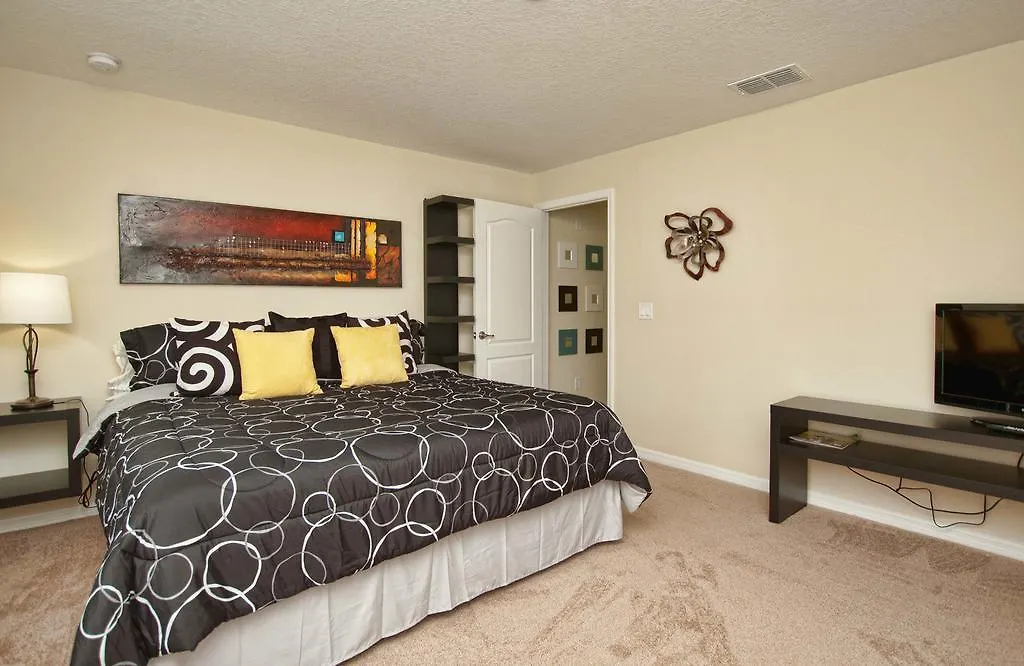 Paradise Palms 8952