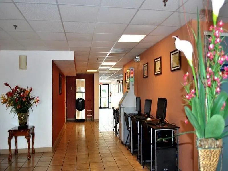 Howard Johnson By Wyndham Tropical Palms Kissimmee