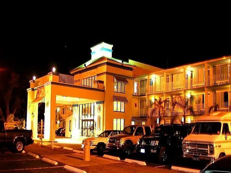 Hotel Howard Johnson By Wyndham Tropical Palms