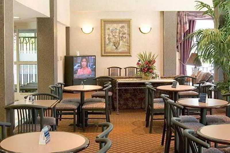 Hotel Galleria Palms Orlando - Free Theme Park Shuttles 3*