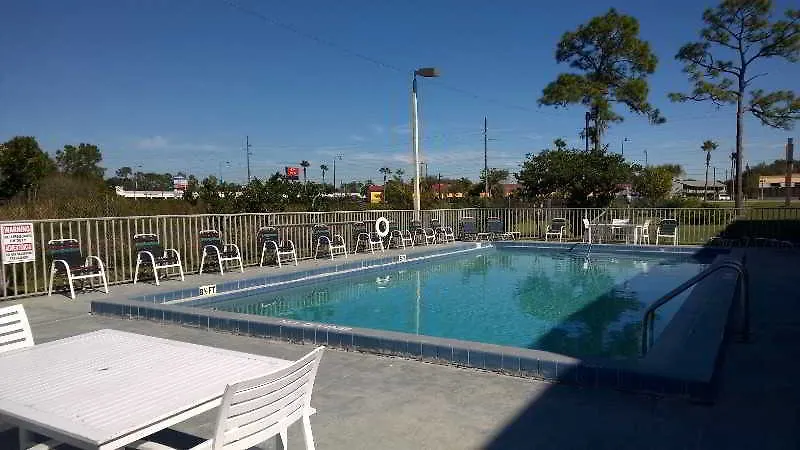 Oyo West Motel