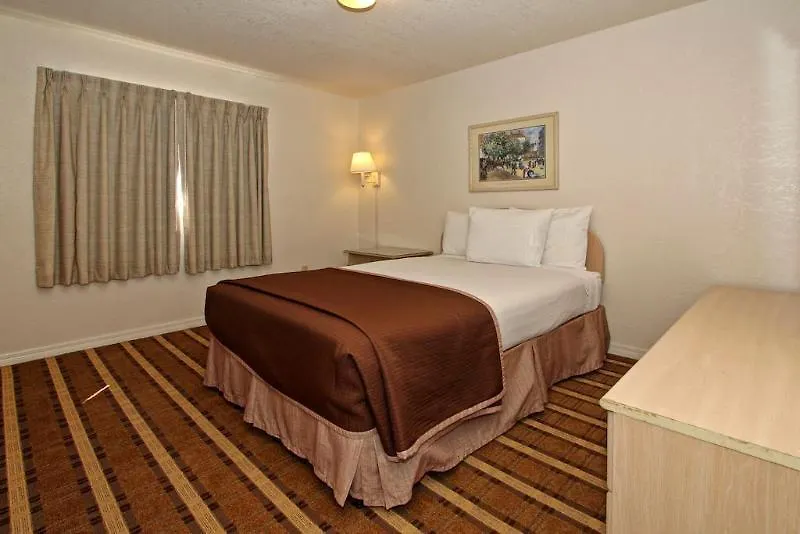 Super 8 By Wyndham Kissimmee/maingate/orlando Area Celebration