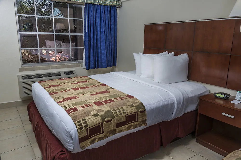 Ramada By Wyndham Flamingo Water Park Киссимми