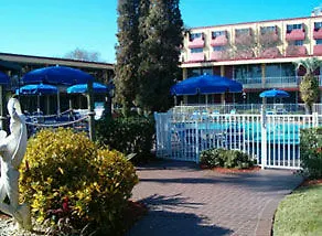 Ramada Maingate West