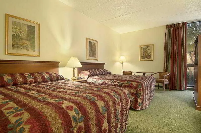 Ramada Maingate West Hotel