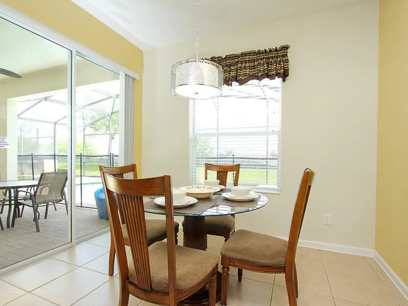 Villa 2625 Pawnall Windsor Hills *