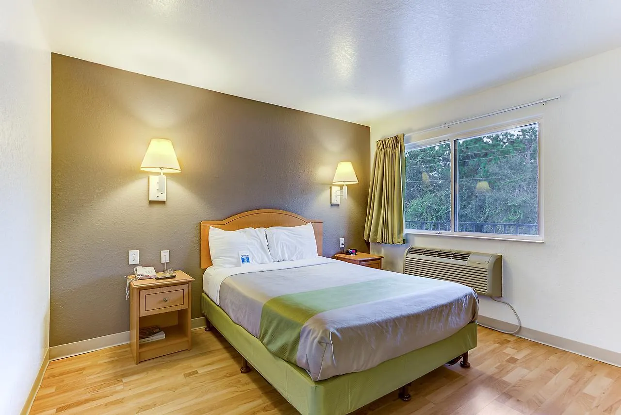 Hotel 6-kissimmee, Fl - Orlando Kissimmee