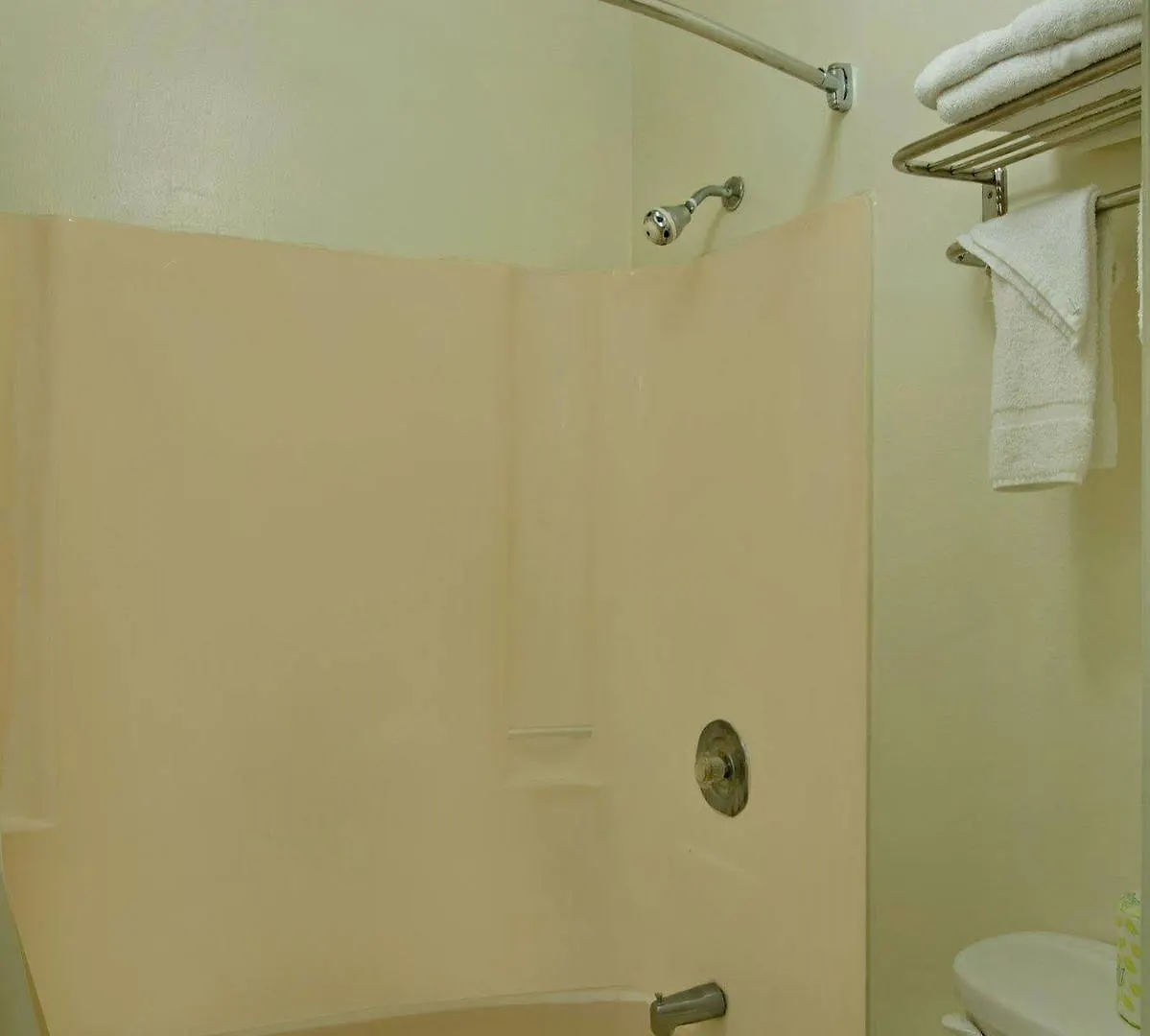 Goldstar & Suites Hotel