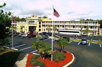 Howard Johnson By Wyndham Tropical Palms Hotel