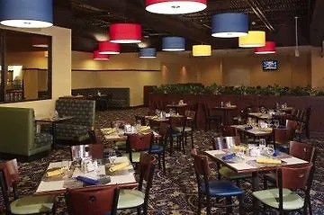 Hotel Holiday Inn Main Gate East 3*