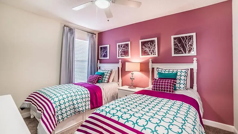 4710 Kings Castle Circle Six Bedroom *