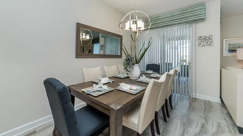 Stunning Storey 4 Bed 3 Bath Townhome With Splash Pool Holiday home