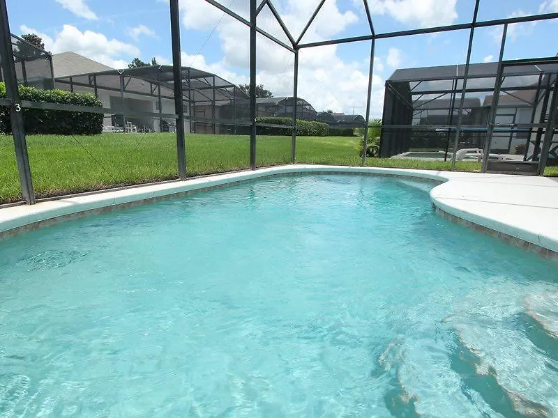 Spacious 4 Bed Pool Near In Gated Holiday home Orlando