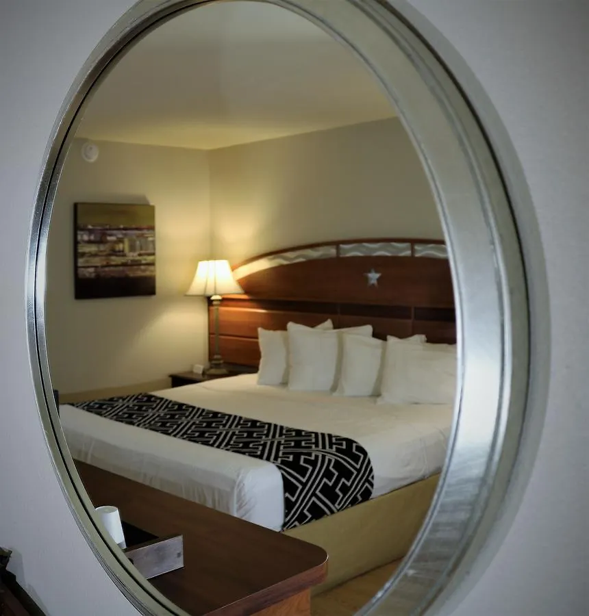 Monte Carlo Inn- Near Motel 2*