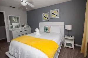 Venetian Bay #104 - Three Bedroom Townhome 3*