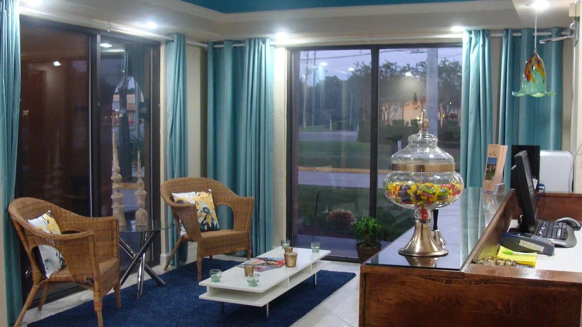 Sevilla Kissimmee- Near 2*