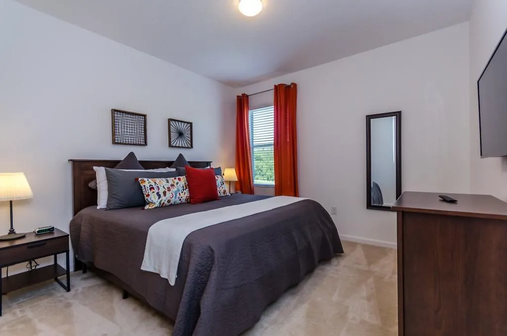 Eight-bedroom 2683 Kissimmee