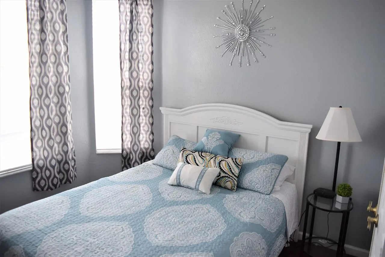 Resort-style Near Disney World * Kissimmee