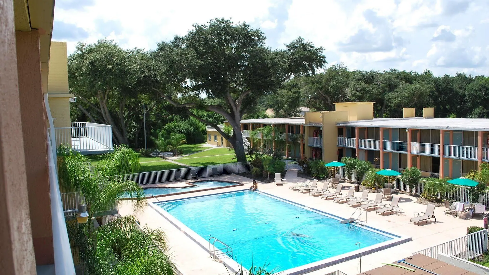 Howard Johnson By Wyndham Tropical Palms 2*