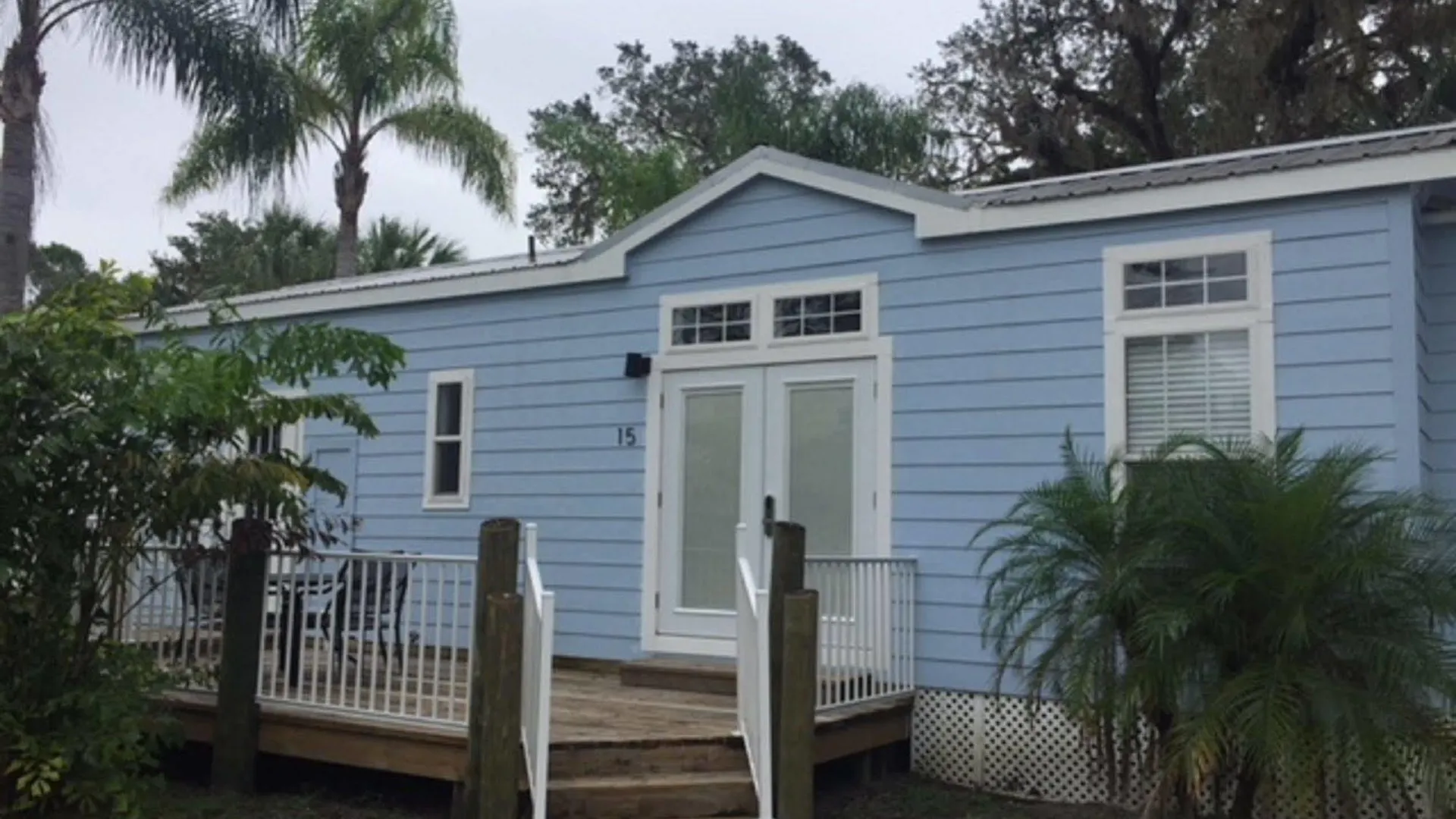 Tropical Palms & Campground Lodge *