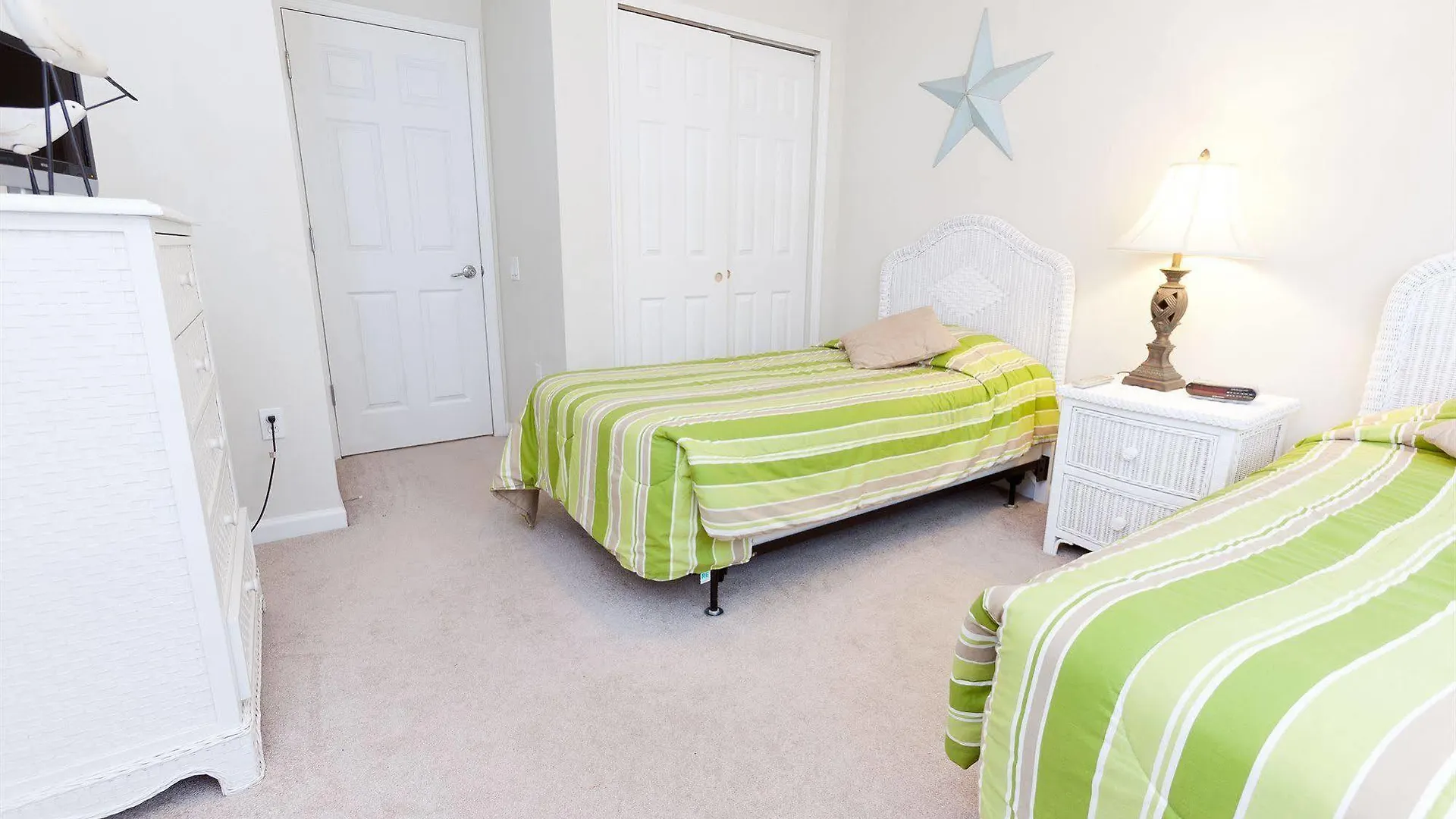 Ocean Florida Villas מלון
