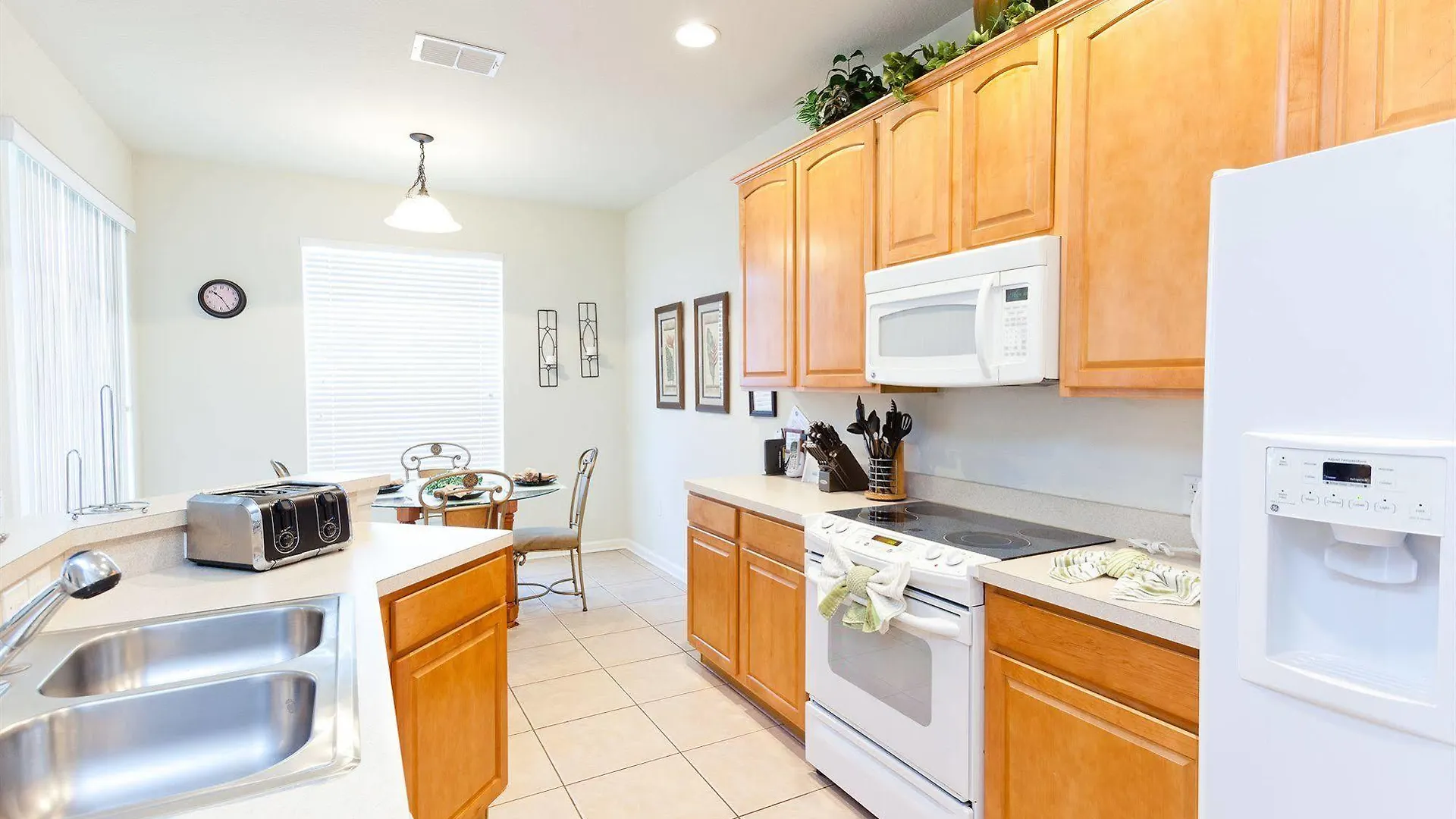 Ocean Florida Villas מלון
