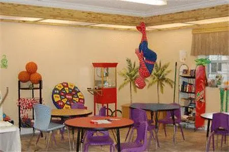 Tropical Palms & Campground Lodge *