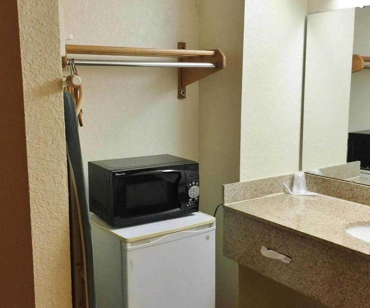 Motel Country Hearth Inn- Kissimmee