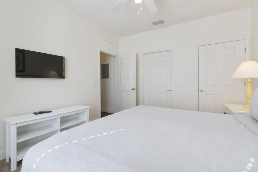 Florida - Lucaya Village Apartment