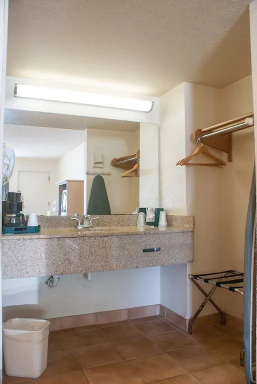Country Hearth Inn- 2* Kissimmee