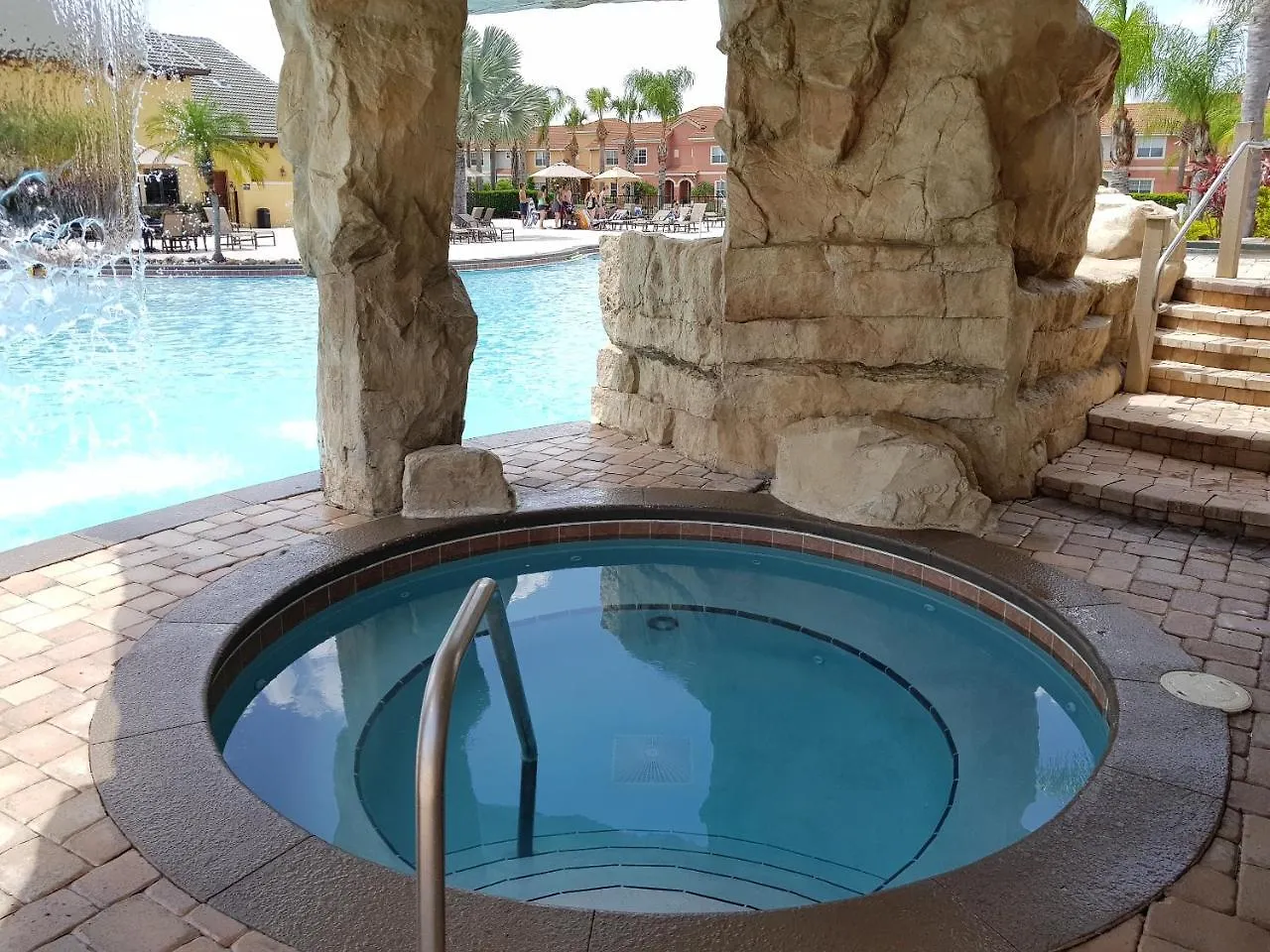 Paradise Palms 8978