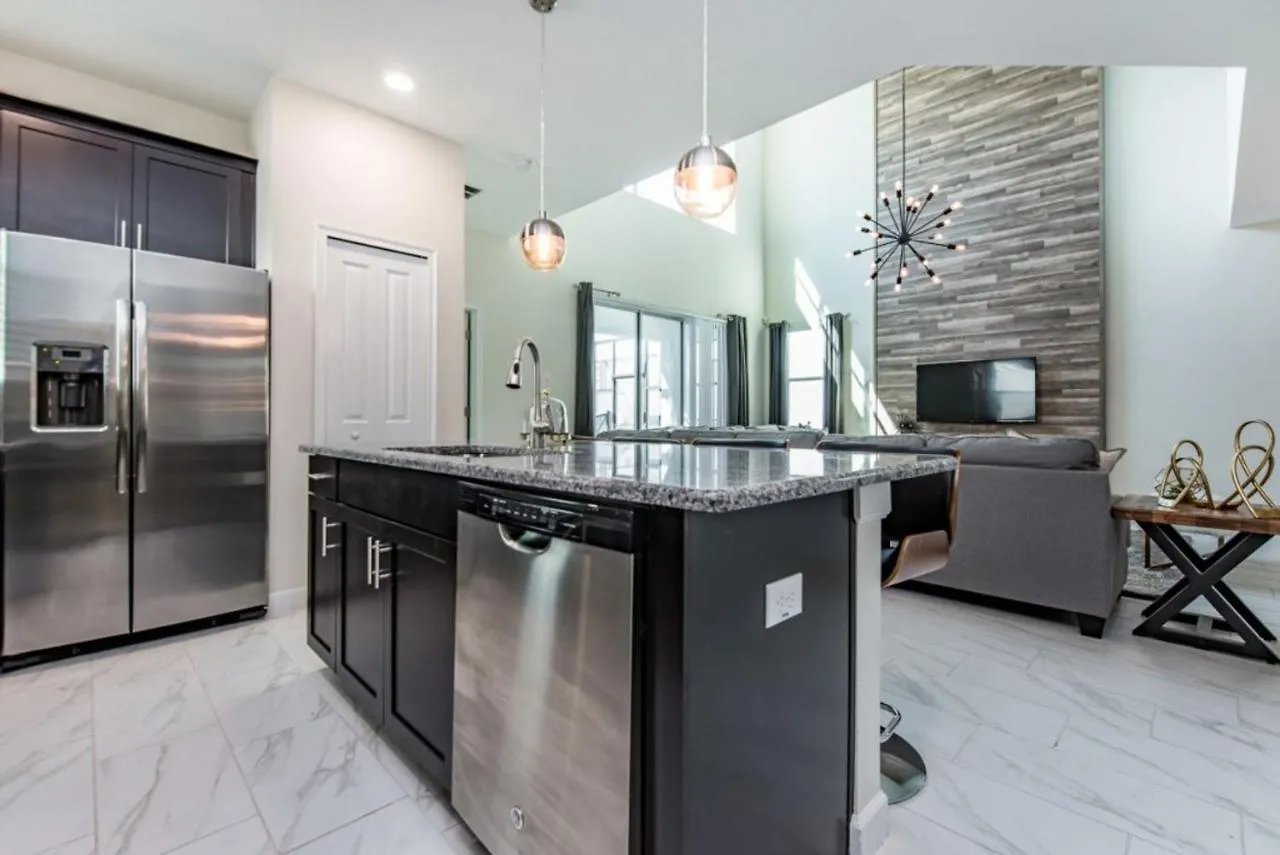 Holiday home Tantalizing 5 Bedroom 5 Bathroom In Storey Orlando