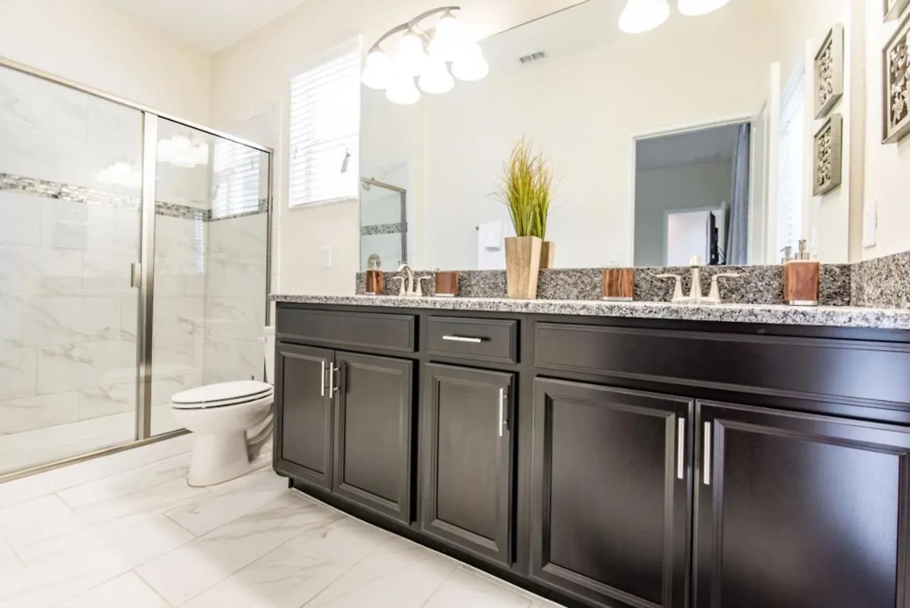 Tantalizing 5 Bedroom 5 Bathroom In Storey * Orlando