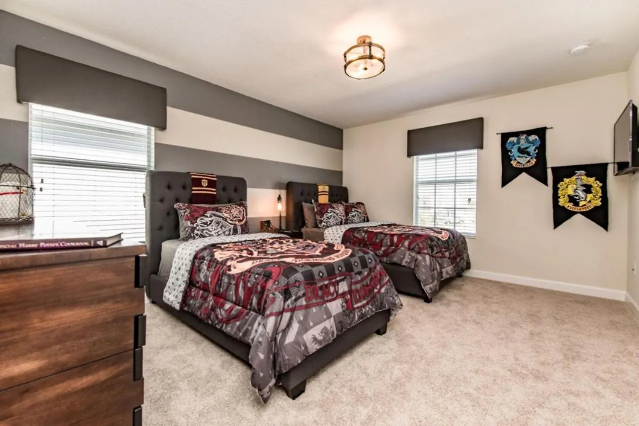 Holiday home Tantalizing 5 Bedroom 5 Bathroom In Storey