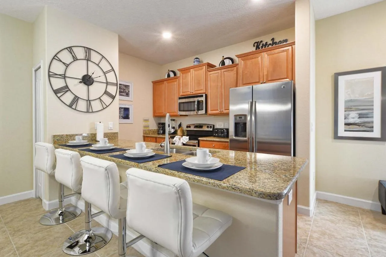 Storey Lake-5 Bedroom Townhome W/splashpool-1602st Holiday home *