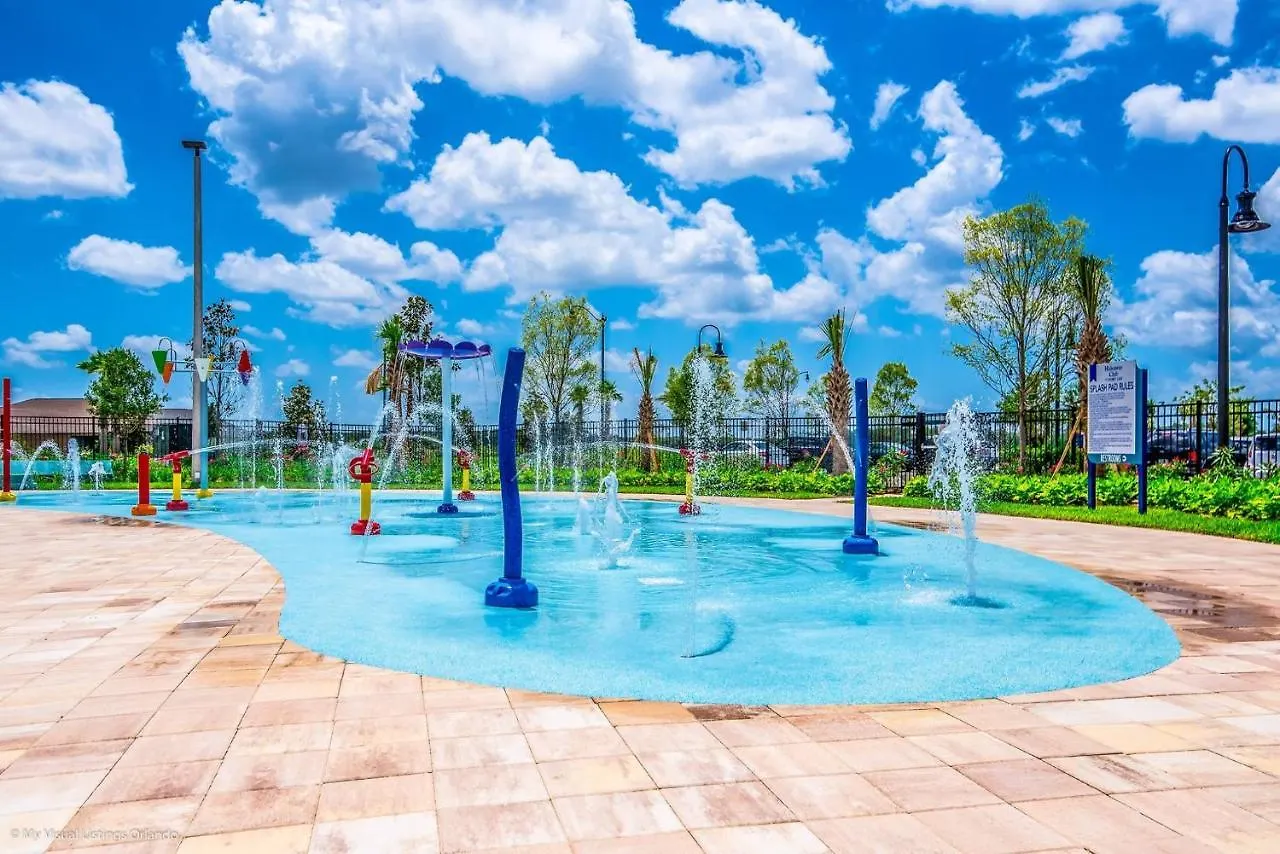 Storey Lake-4 Bedroom Townhome W/splashpool-1618st