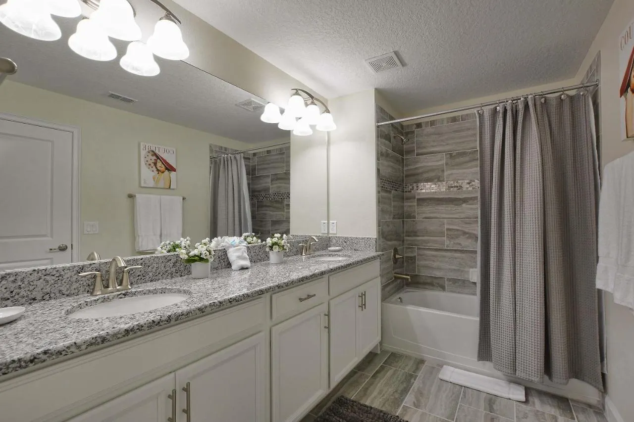 Storey Lake-4 Bedroom Townhome W/spashpool-1613st *