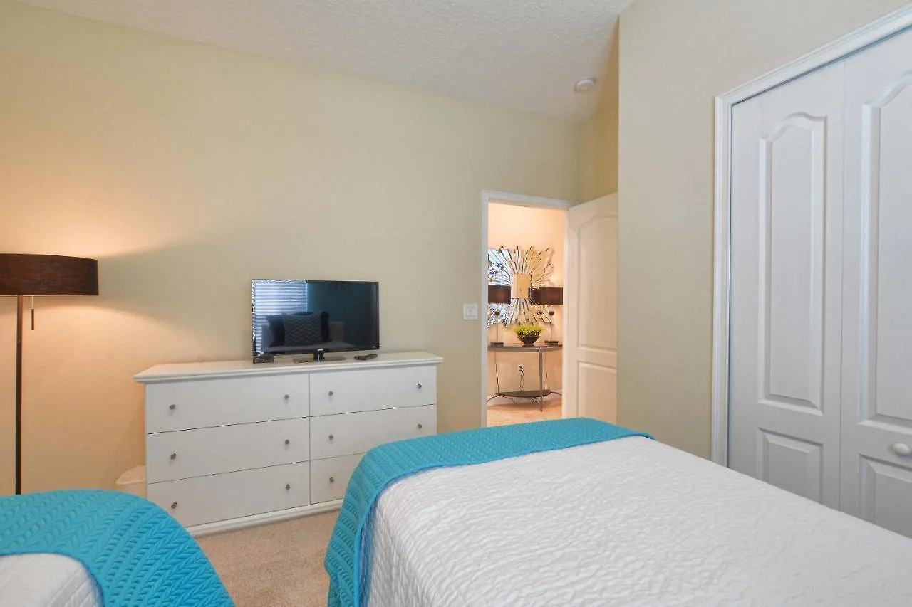 Storey Lake-5 Bedroom Townhome W/splashpool-1602st Holiday home