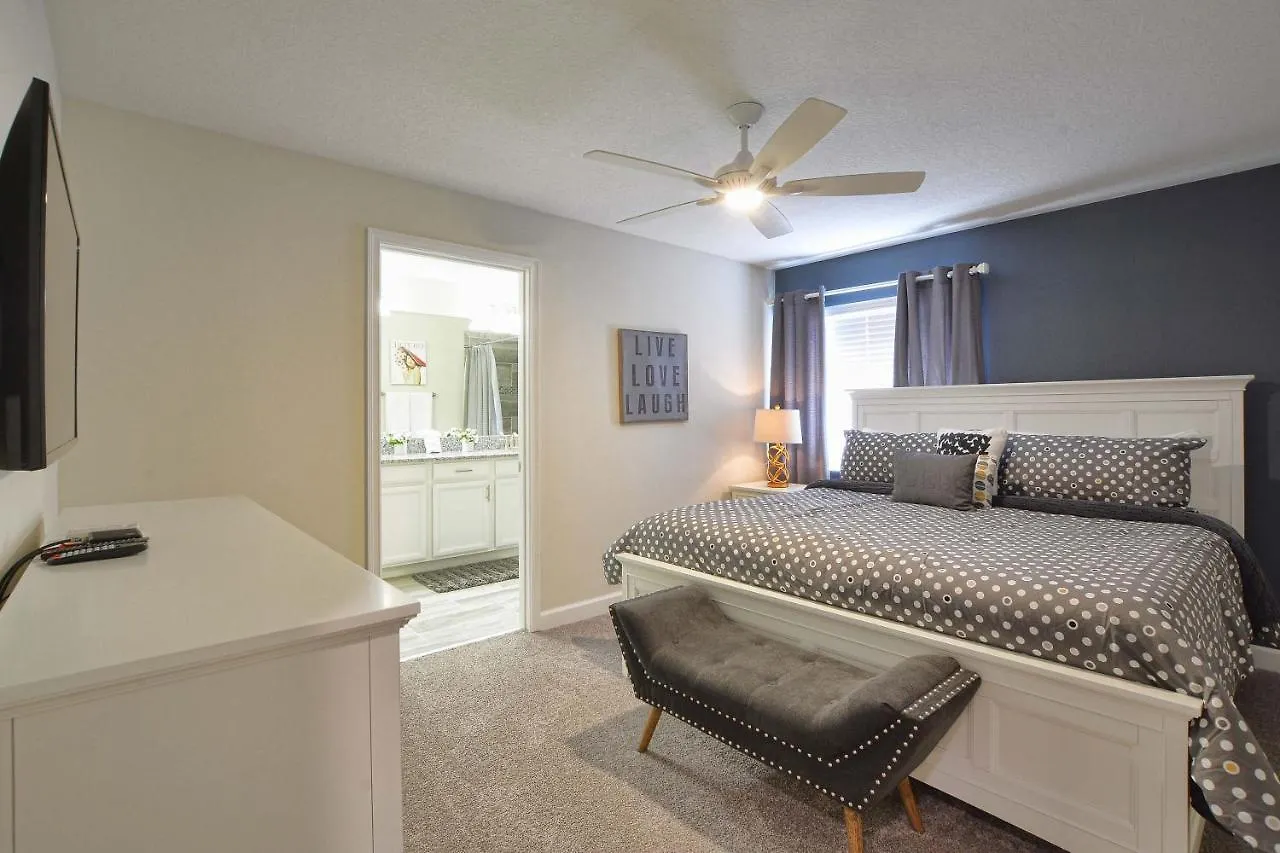 Storey Lake-4 Bedroom Townhome W/spashpool-1613st Holiday home