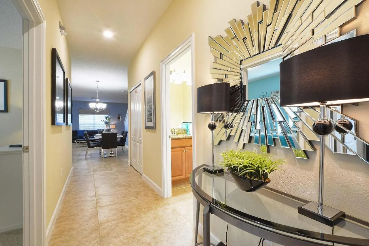 Storey Lake-5 Bedroom Townhome W/splashpool-1602st Holiday home *
