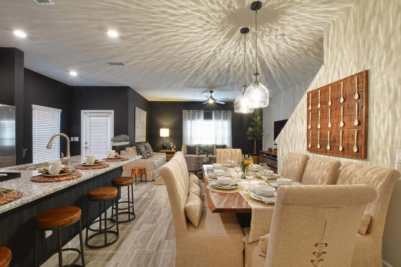 Storey Lake-4 Bedroom Townhome W/spashpool-1613st Orlando